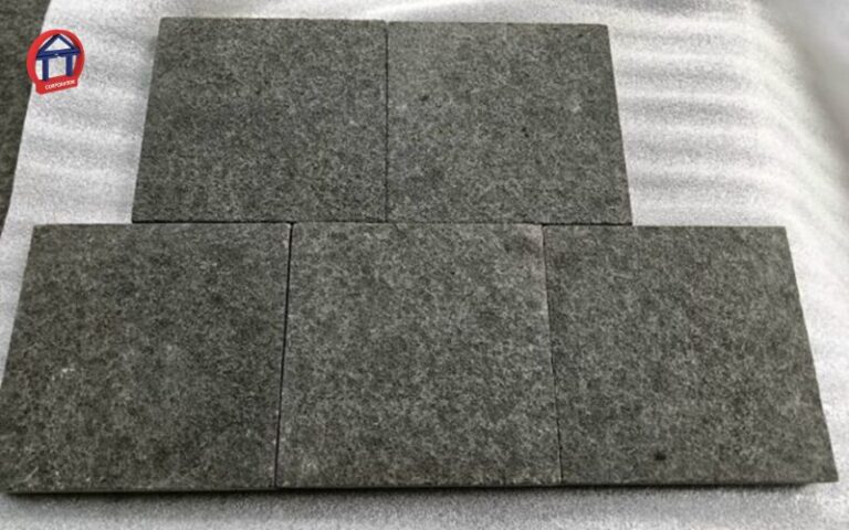 Đá Granite thô 30×30 dày 3cm bền đẹp, chống trơn, phù hợp nhiều hạng mục